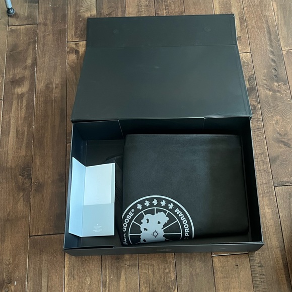 Canada Goose Black Men's/UNISEX Crofton Puffer Jacket - Picture 10 of 10